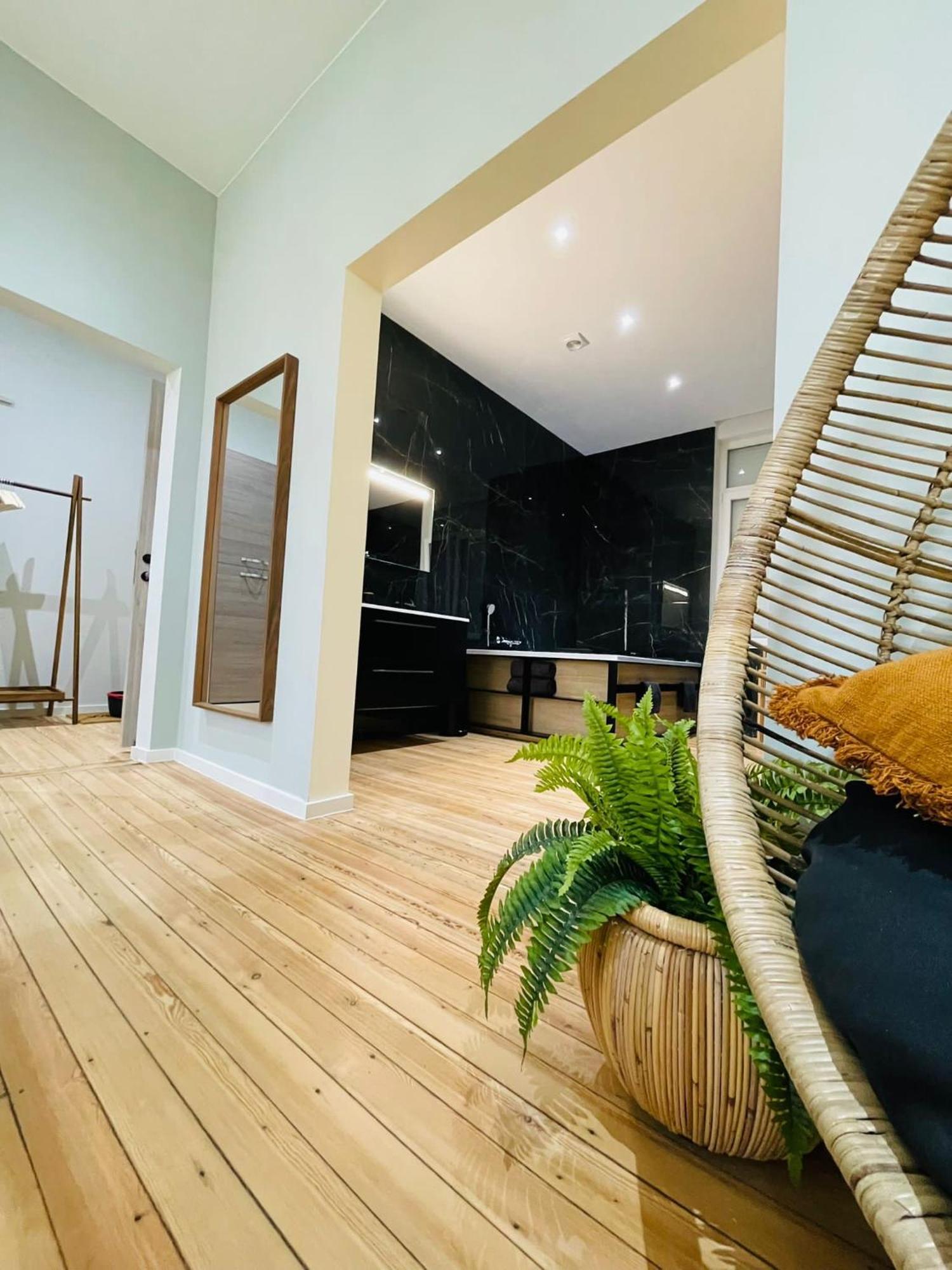 Appartement Exotique Avec Bain Balneo Liège Zewnętrze zdjęcie