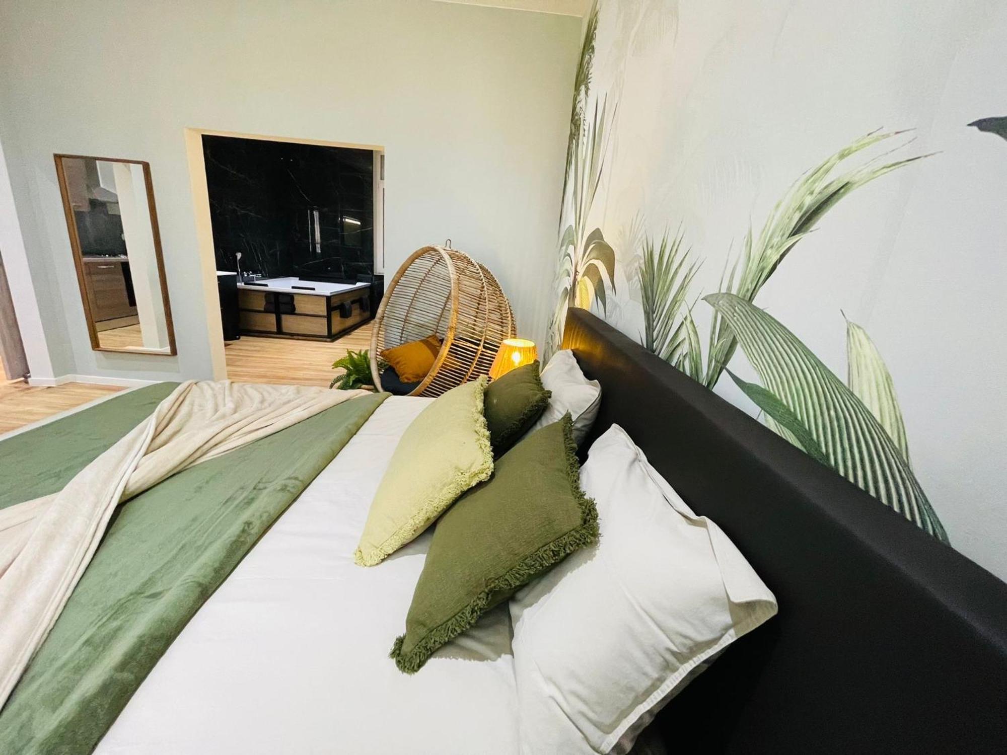 Appartement Exotique Avec Bain Balneo Liège Zewnętrze zdjęcie
